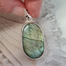 Load image into Gallery viewer, Labradorite Sterling Silver Pendant