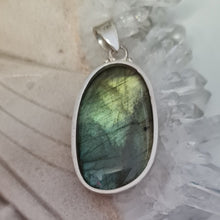 Load image into Gallery viewer, Labradorite Sterling Silver Pendant