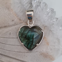 Load image into Gallery viewer, Labradorite Sterling Silver Pendant