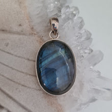 Load image into Gallery viewer, Labradorite Sterling Silver Pendant