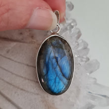 Load image into Gallery viewer, Labradorite Sterling Silver Pendant