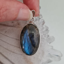 Load image into Gallery viewer, Labradorite Sterling Silver Pendant