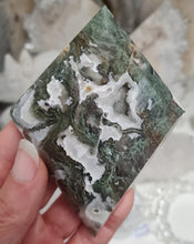 Load image into Gallery viewer, Moss Agate Diamond with Stand