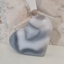 Load image into Gallery viewer, Agate Heart