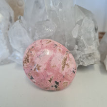 Load image into Gallery viewer, Rhodonite Palmstone