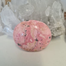 Load image into Gallery viewer, Rhodonite Palmstone