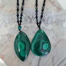 Load image into Gallery viewer, Malachite Bead Necklace