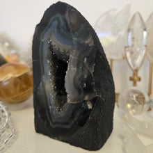 Load image into Gallery viewer, Amethyst Agate Cathedral