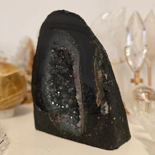 Load image into Gallery viewer, Amethyst Agate Cathedral