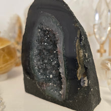 Load image into Gallery viewer, Amethyst Agate Cathedral