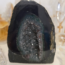 Load image into Gallery viewer, Amethyst Agate Cathedral