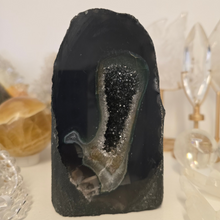 Load image into Gallery viewer, Amethyst Agate Cathedral