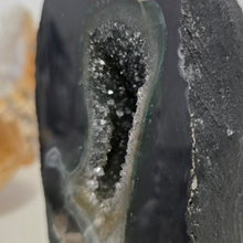 Load image into Gallery viewer, Amethyst Agate Cathedral