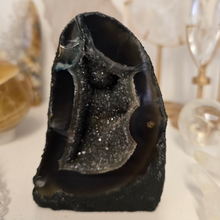 Load image into Gallery viewer, Amethyst Agate Cathedral