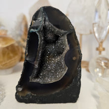 Load image into Gallery viewer, Amethyst Agate Cathedral