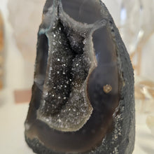 Load image into Gallery viewer, Amethyst Agate Cathedral