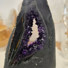 Load image into Gallery viewer, Amethyst Agate Cathedral
