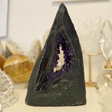 Load image into Gallery viewer, Amethyst Agate Cathedral