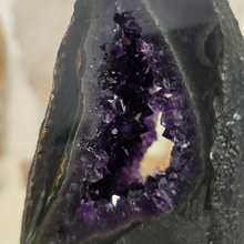 Load image into Gallery viewer, Amethyst Agate Cathedral