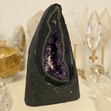 Load image into Gallery viewer, Amethyst Agate Cathedral