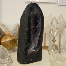 Load image into Gallery viewer, Amethyst Agate Cathedral