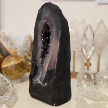 Load image into Gallery viewer, Amethyst Agate Cathedral