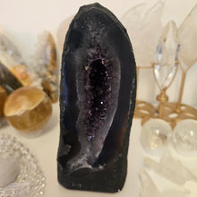 Load image into Gallery viewer, Amethyst Agate Cathedral