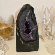 Load image into Gallery viewer, Amethyst Agate Cathedral