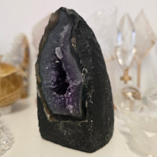 Load image into Gallery viewer, Amethyst Agate Cathedral