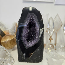 Load image into Gallery viewer, Amethyst Agate Cathedral