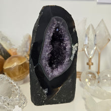 Load image into Gallery viewer, Amethyst Agate Cathedral