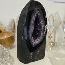 Load image into Gallery viewer, Amethyst Agate Cathedral