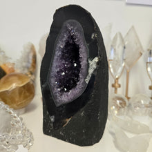 Load image into Gallery viewer, Amethyst Agate Cathedral