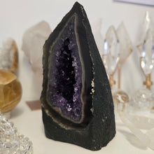 Load image into Gallery viewer, Amethyst Agate Cathedral