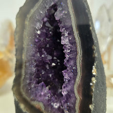 Load image into Gallery viewer, Amethyst Agate Cathedral