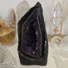 Load image into Gallery viewer, Amethyst Agate Cathedral