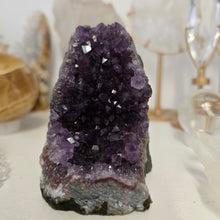 Load image into Gallery viewer, Amethyst Cutbase