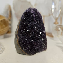 Load image into Gallery viewer, Amethyst Cutbase