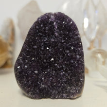 Load image into Gallery viewer, Amethyst Cutbase