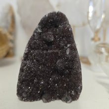 Load image into Gallery viewer, Amethyst Cutbase