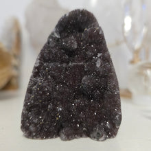 Load image into Gallery viewer, Amethyst Cutbase