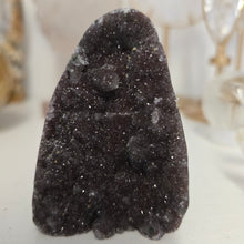 Load image into Gallery viewer, Amethyst Cutbase