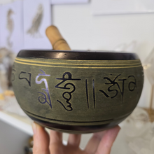 Load image into Gallery viewer, Singing Bowl - Hamsa Hand - 14 cm