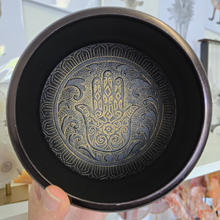 Load image into Gallery viewer, Singing Bowl - Hamsa Hand - 14 cm