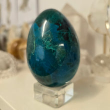 Load image into Gallery viewer, Chrysocolla Egg