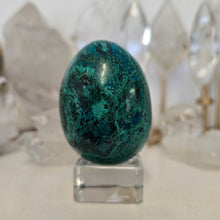 Load image into Gallery viewer, Chrysocolla Egg