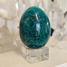 Load image into Gallery viewer, Chrysocolla Egg