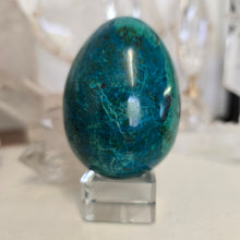 Load image into Gallery viewer, Chrysocolla Egg