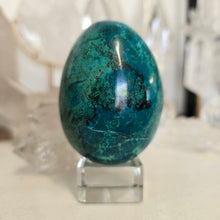 Load image into Gallery viewer, Chrysocolla Egg