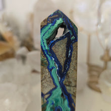 Load image into Gallery viewer, Azurite Malachite Tower